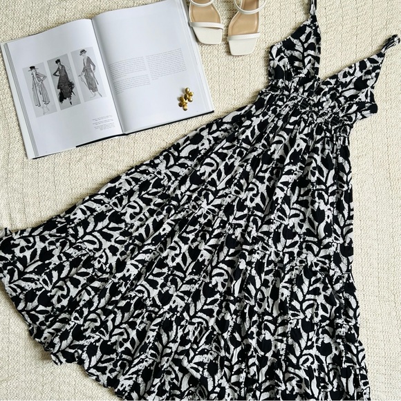 Lora Mojada Floral Maxi Dress | Black & White | Size: S/M | Women - Picture 2 of 6